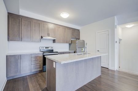 For Lease - 11 John Canning Way, Markham, Ontario - Photo 2