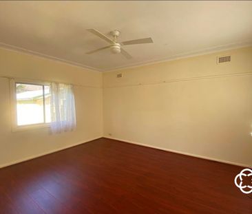 28 Derbyshire Avenue, 2146, Toongabbie Nsw - Photo 6