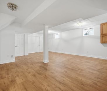For Lease - 177 Surbray Grove, Mississauga, Ontario - Photo 4