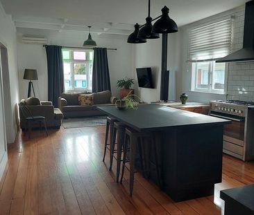 Charming 3 Bedroom Home - Photo 1
