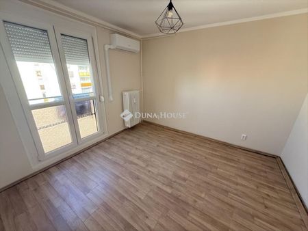 Kiadó jó állapotú panel lakás - Pécs - Fotó 5