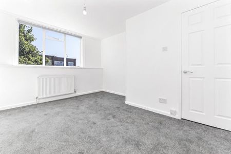 3 bedroom flat to rent - Photo 5