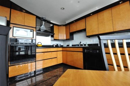 Penthouse in Downtown Vancouver, BC - Photo 4