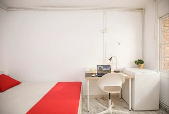 Carrer de Wagner, Santa Coloma de Gramanet, Catalonia 08923