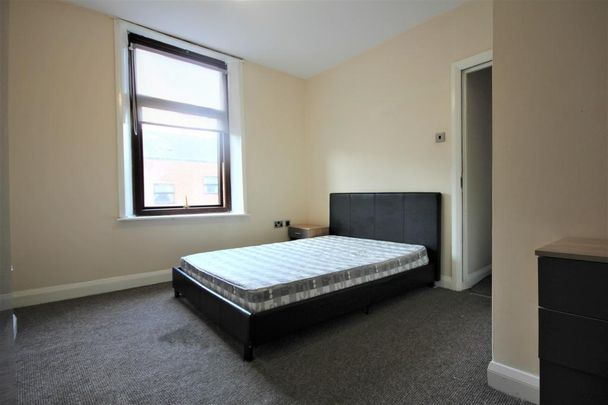 4 bedroom terraced house to rent - Photo 1