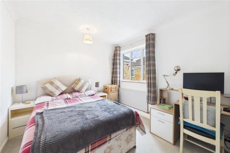 3 bedroom apartment to rent - Photo 2