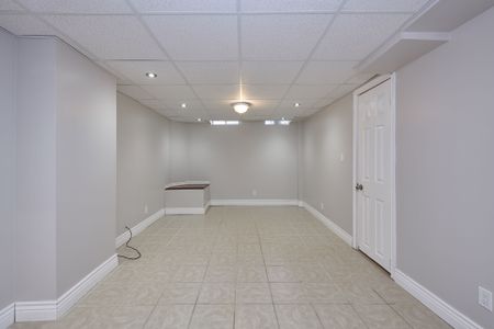 For Lease - 42 Montserrand Street, Barrie, Ontario - Photo 4