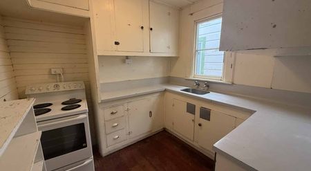 FOUR BEDROOMS - CENTRAL LOCATION - Photo 5