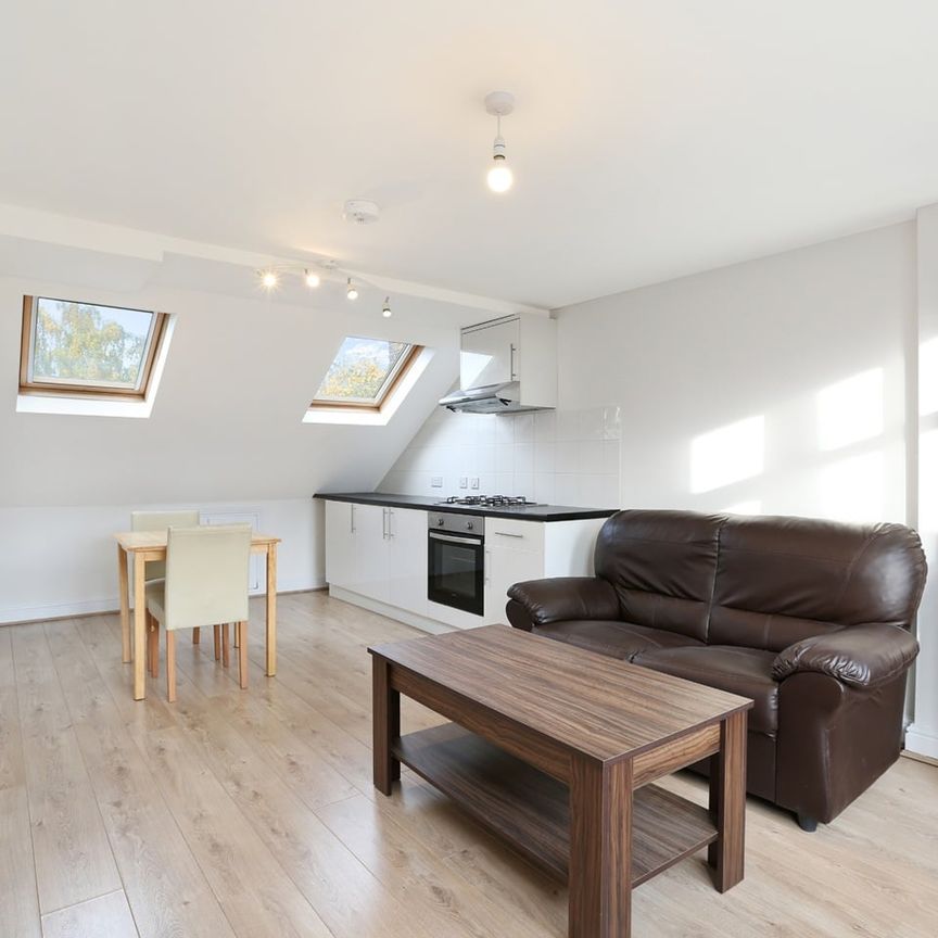 1 Bed Flat, Gordon Road, W5 - Photo 1