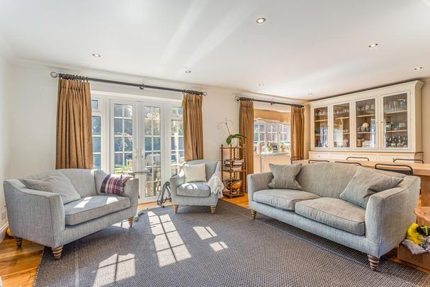 5 bedroom detached house to rent - Photo 1