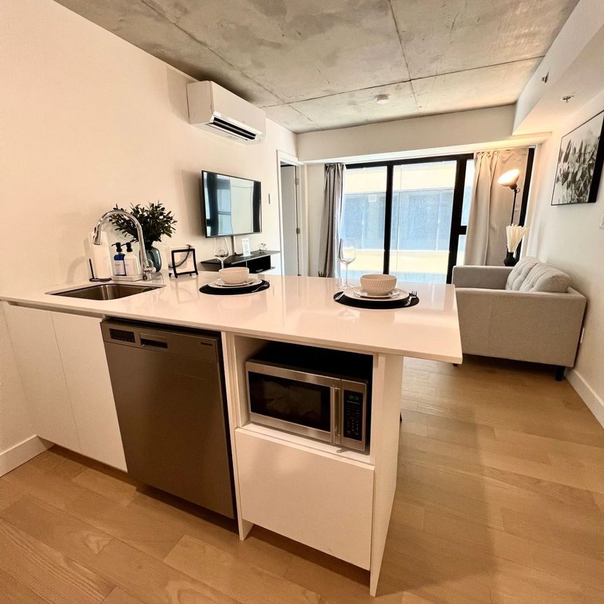 1 Av. Viger O., Montréal - Photo 1