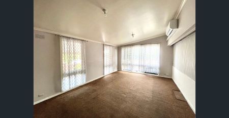 Single Level Easy Living - Photo 3