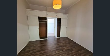 Charming and super spacious home in a convenient Taringa pocket. - Photo 2