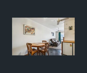 Well maintained single story unit. - Photo 1