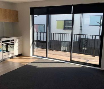 3 bedroom architecturally designed terraced house - Photo 3