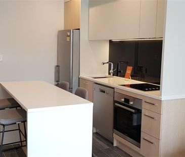 CITY CENTRAL - Brand New 2 Bedroom Apt with A Carpark and Furniture - Photo 2