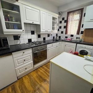 House share to rent - Photo 2