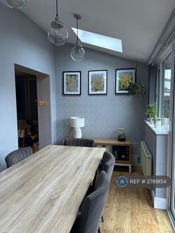 3 bedroom terraced house to rent - Photo 3