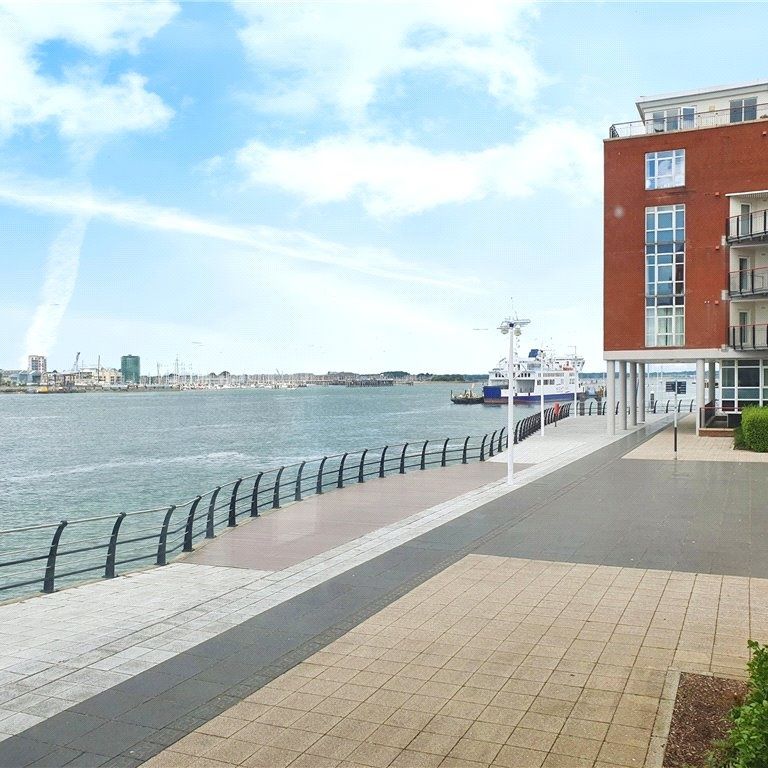 Arethusa House, Gunwharf Quays, PO1 - Photo 1