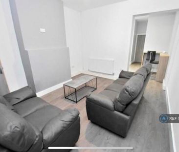 1 bedroom in a house share to rent - Photo 2