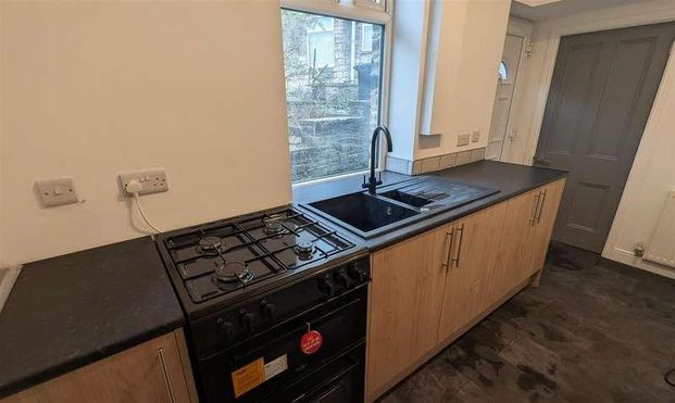 Victoria Road, Haworth, BD22 - Photo 1