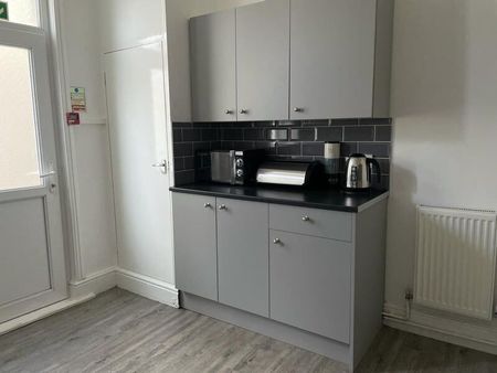 Bonville Tce, Swansea, SA1 - Photo 5