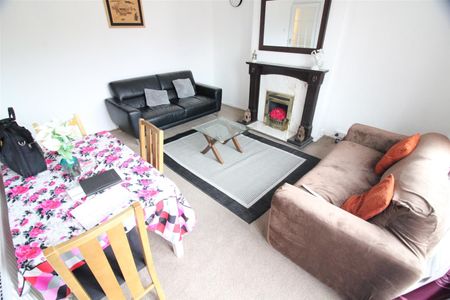 Sutton Lane, Hounslow - Photo 2