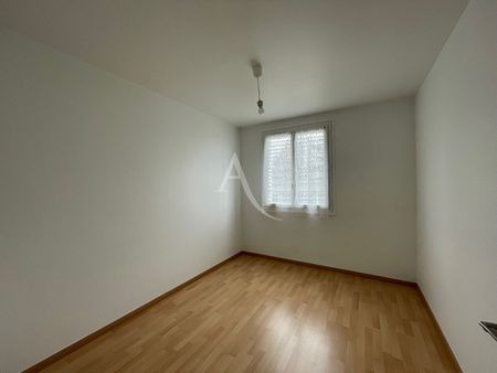 Location Appartement 3 pièces 58m² FONTENAY LE COMTE 85200 - Photo 4