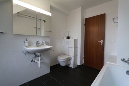 2.5 Zimmer, 80 m², 3. Stock - Foto 2
