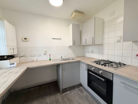 2 Bed Flat, Anthistle Court, M5 - Photo 3