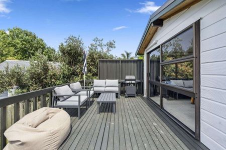 Prime Pakuranga Family Home - 3 Bed, Refreshed - Photo 4