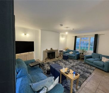 A well-presented four bedroom house, with a large garden in a rural... - Photo 1