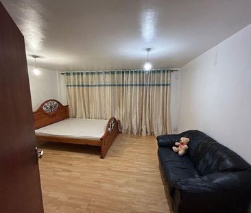 1 bedroom in a house share to rent - Photo 4