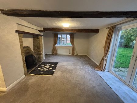 4 bedroom semi-detached house to rent - Photo 2