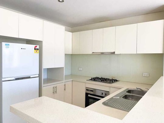 Large 3 Bedroom Townhouse, Wollongong CBD - Photo 1