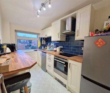 Eastern Avenue, Reading, Berkshire, RG1 - Photo 1