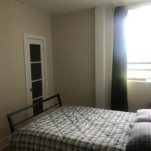 Grand 4 1/2 meublé à louer au mois deux chambres situé dans le pittoresque village du Vieux Sainte-Rose, 2500$ tout inclut - Photo 2