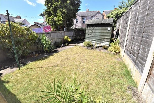 1 bedroom in a house share to rent - Photo 1