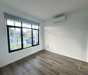 11 Bernard Street, Maidstone VIC 3012 - Photo 5