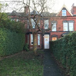 53b Brudenell Rd, Leeds, LS6 1EE - Photo 2