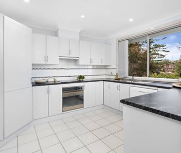 Fully Furnished Three-Bedroom Home In The Heart Of Kiama - Photo 1