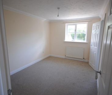 3 bedroom detached house to rent - Photo 3