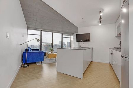 West Cordova Street - Photo 3