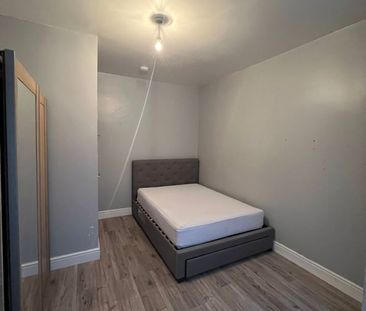 Room in a Shared House, London, N17 - Photo 3