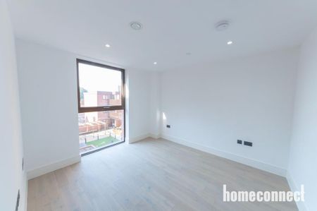 3 bedroom flat to rent - Photo 4