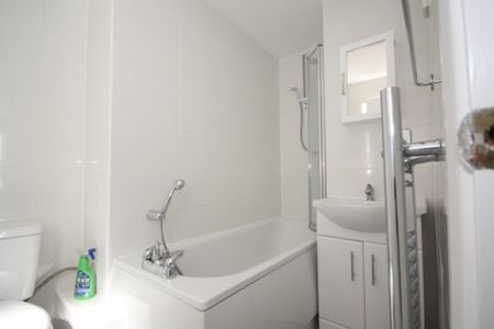 Bisley, Woking - Photo 3