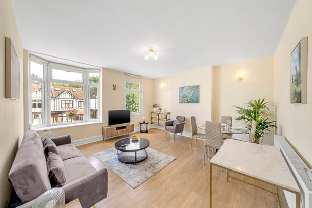 2 Bed Flat, Cranbrook Road, IG2 - Photo 1