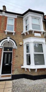 Brand new amazing Co-Living Home in SE London Room B - Photo 3