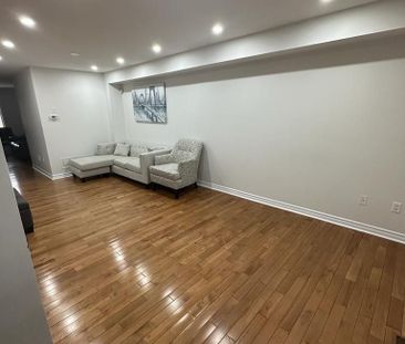 For Lease - 19 Hummingbird Drive Unit# Main & 2nd Flr, Toronto, Ont... - Photo 2