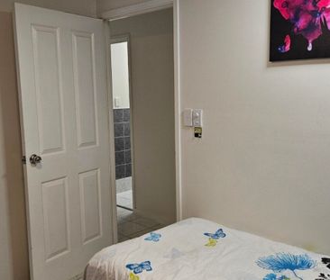 Shared House – 2 bedrooms available in independent Granny Flat - Photo 2